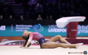 jones shilese usa ph simone ferraro sfa01001 copia